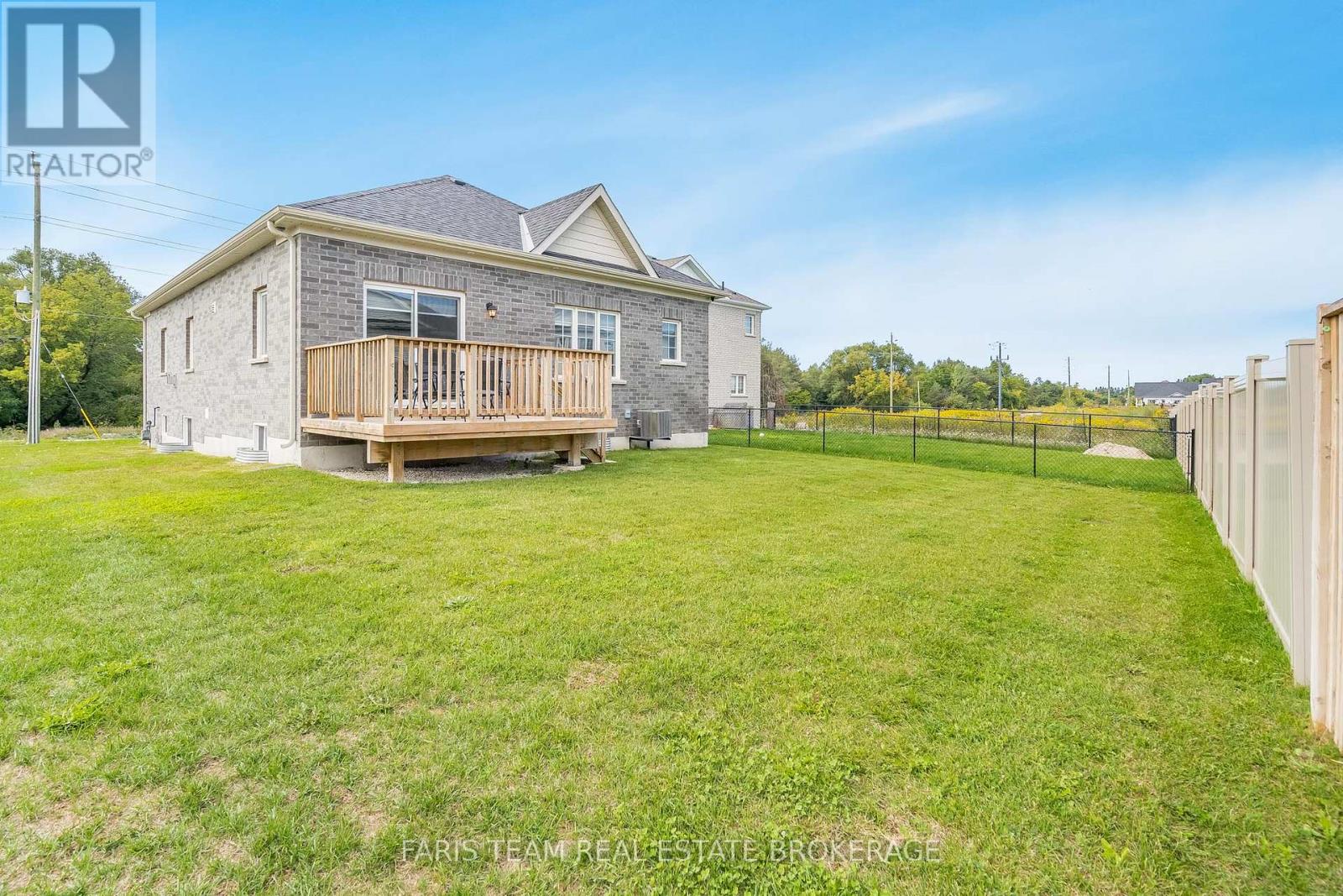 227 Mowat Street N, Clearview, Ontario  L0M 1S0 - Photo 34 - S12451248