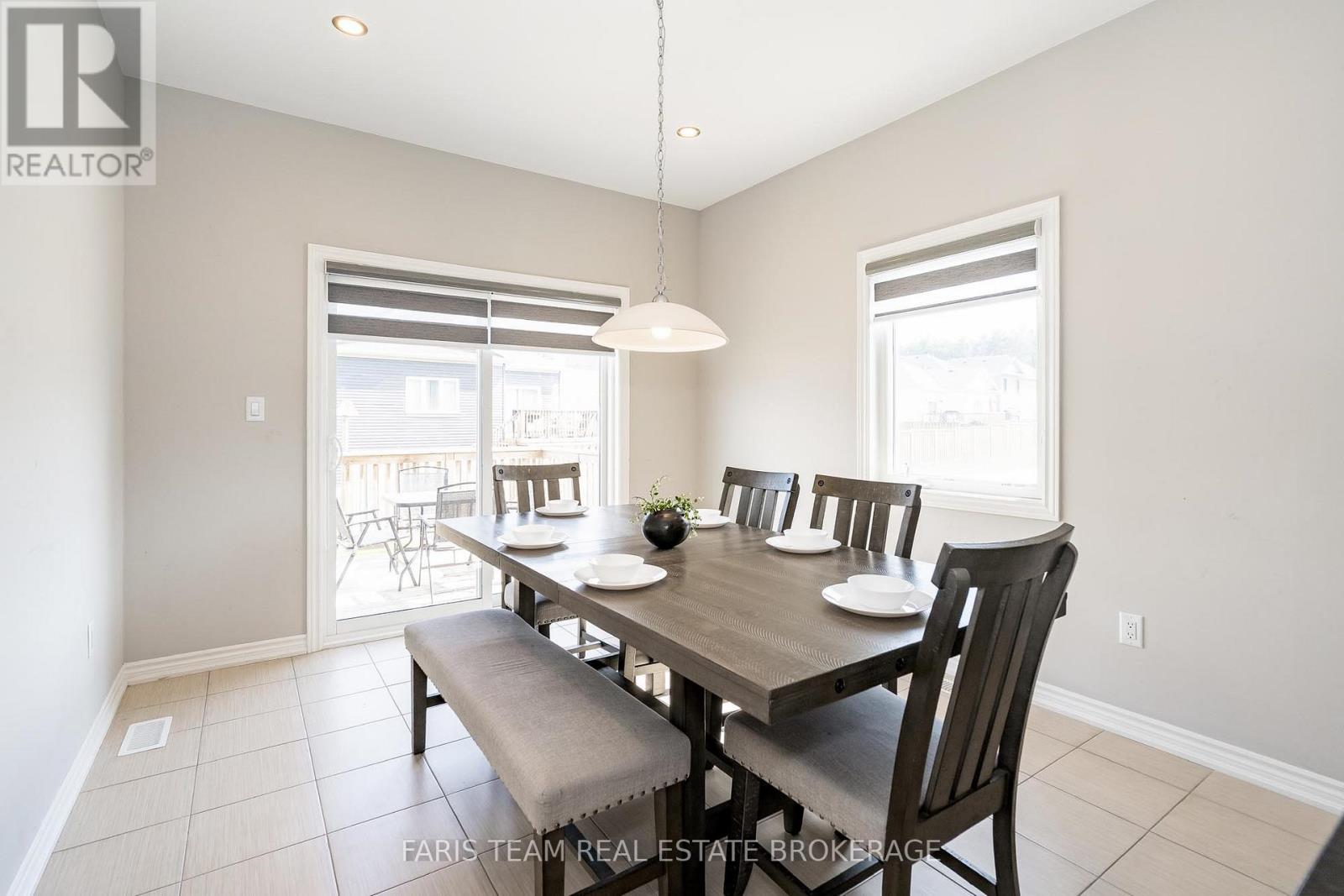 227 Mowat Street N, Clearview, Ontario  L0M 1S0 - Photo 9 - S12451248