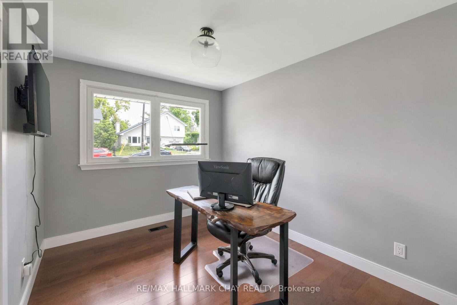 39 Eugenia Street, Barrie, Ontario  L4M 1P7 - Photo 27 - S12451258