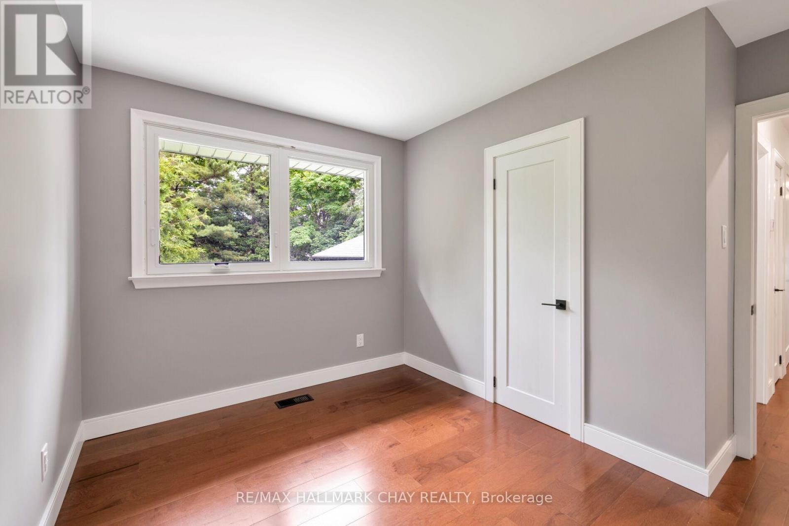 39 Eugenia Street, Barrie, Ontario  L4M 1P7 - Photo 33 - S12451258