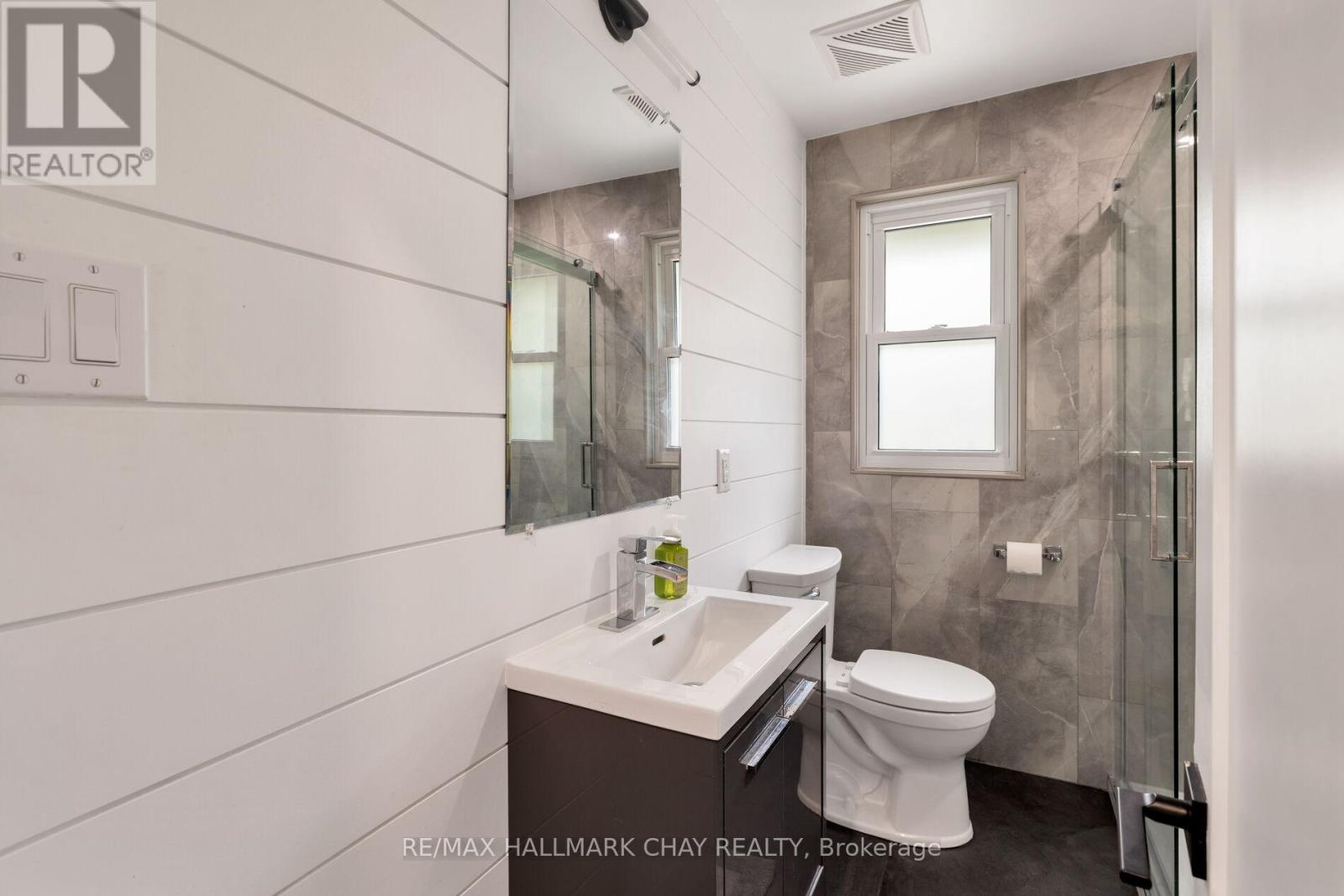 39 Eugenia Street, Barrie, Ontario  L4M 1P7 - Photo 34 - S12451258