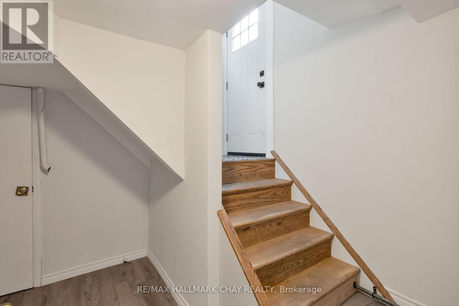 39 Eugenia Street, Barrie, Ontario  L4M 1P7 - Photo 36 - S12451258
