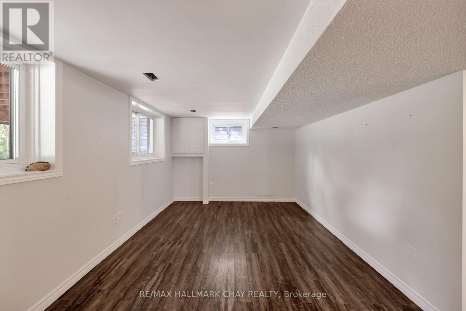 39 Eugenia Street, Barrie, Ontario  L4M 1P7 - Photo 37 - S12451258