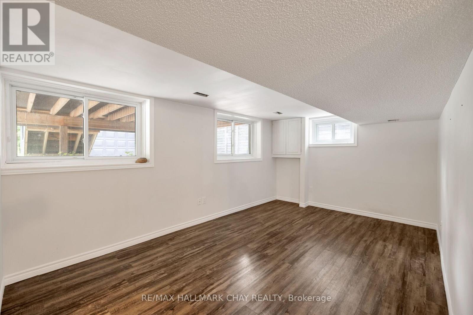 39 Eugenia Street, Barrie, Ontario  L4M 1P7 - Photo 38 - S12451258