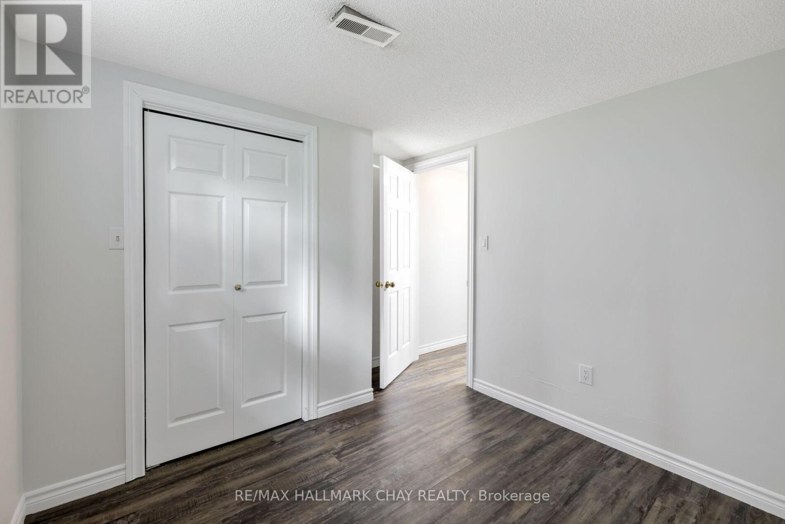 39 Eugenia Street, Barrie, Ontario  L4M 1P7 - Photo 44 - S12451258