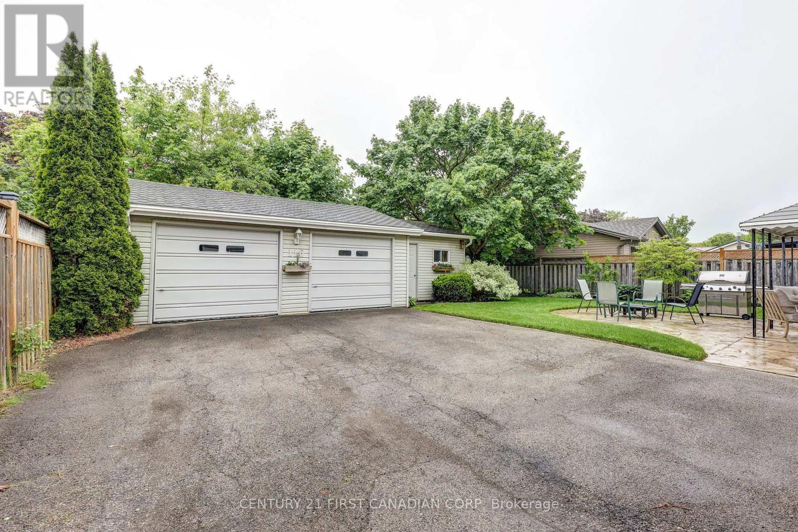 116 Downing Crescent, London South, Ontario  N6C 3C8 - Photo 35 - X12451333