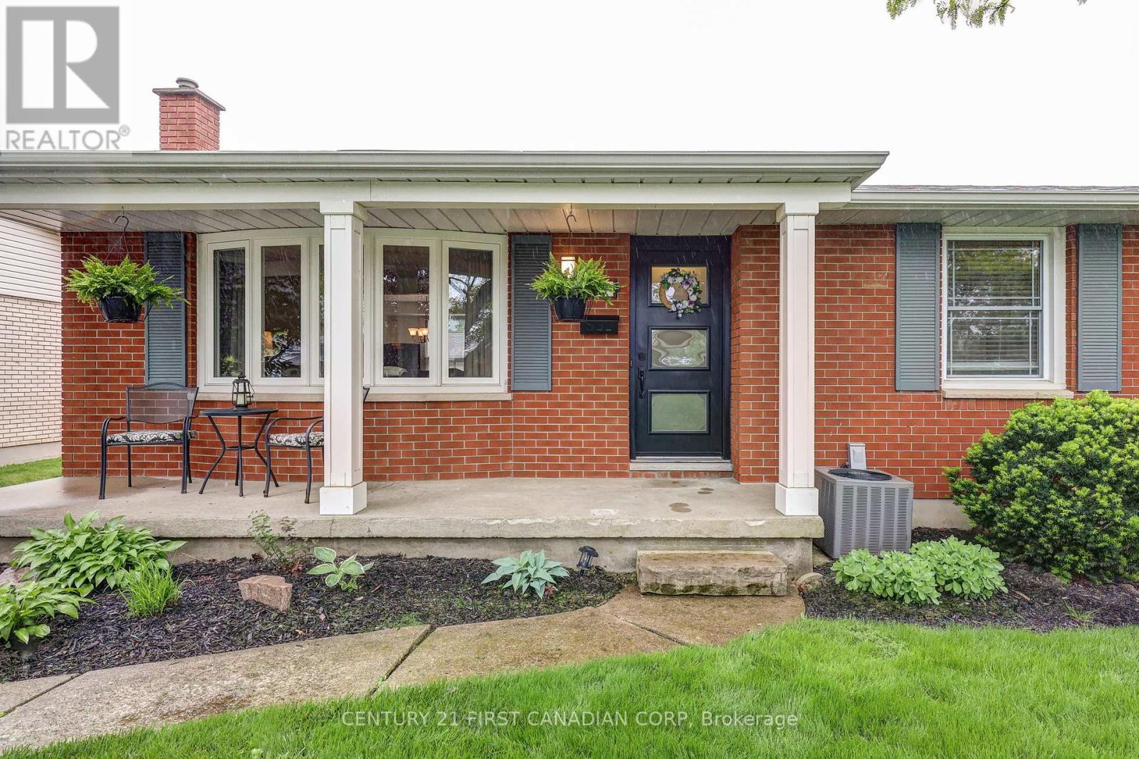 116 Downing Crescent, London South, Ontario  N6C 3C8 - Photo 44 - X12451333