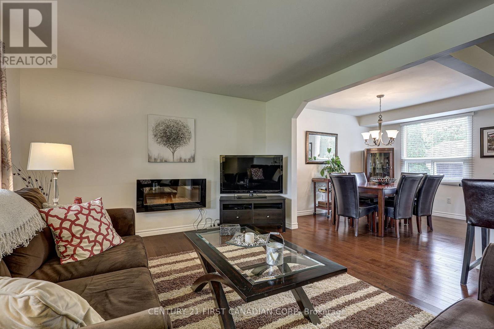 116 Downing Crescent, London South, Ontario  N6C 3C8 - Photo 8 - X12451333