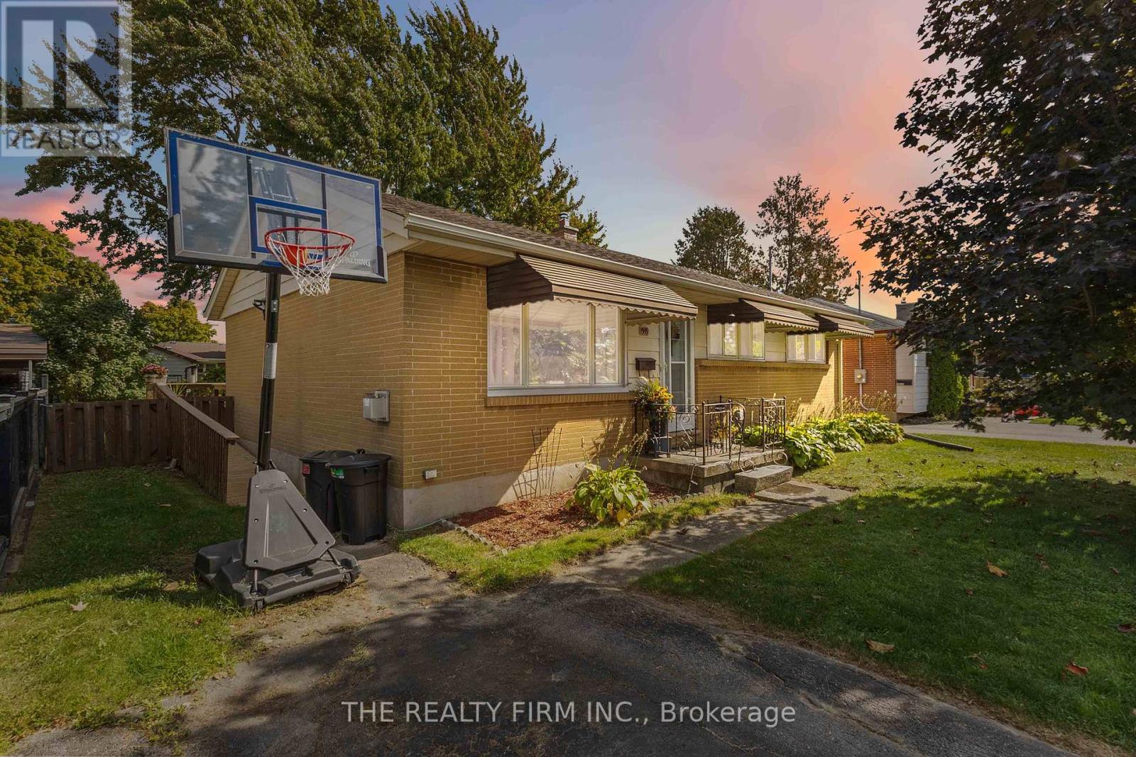 1919 Duluth Crescent, London East, Ontario  N5V 1H6 - Photo 1 - X12451404