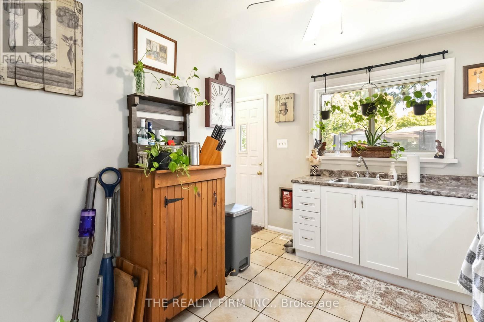 1919 Duluth Crescent, London East, Ontario  N5V 1H6 - Photo 21 - X12451404