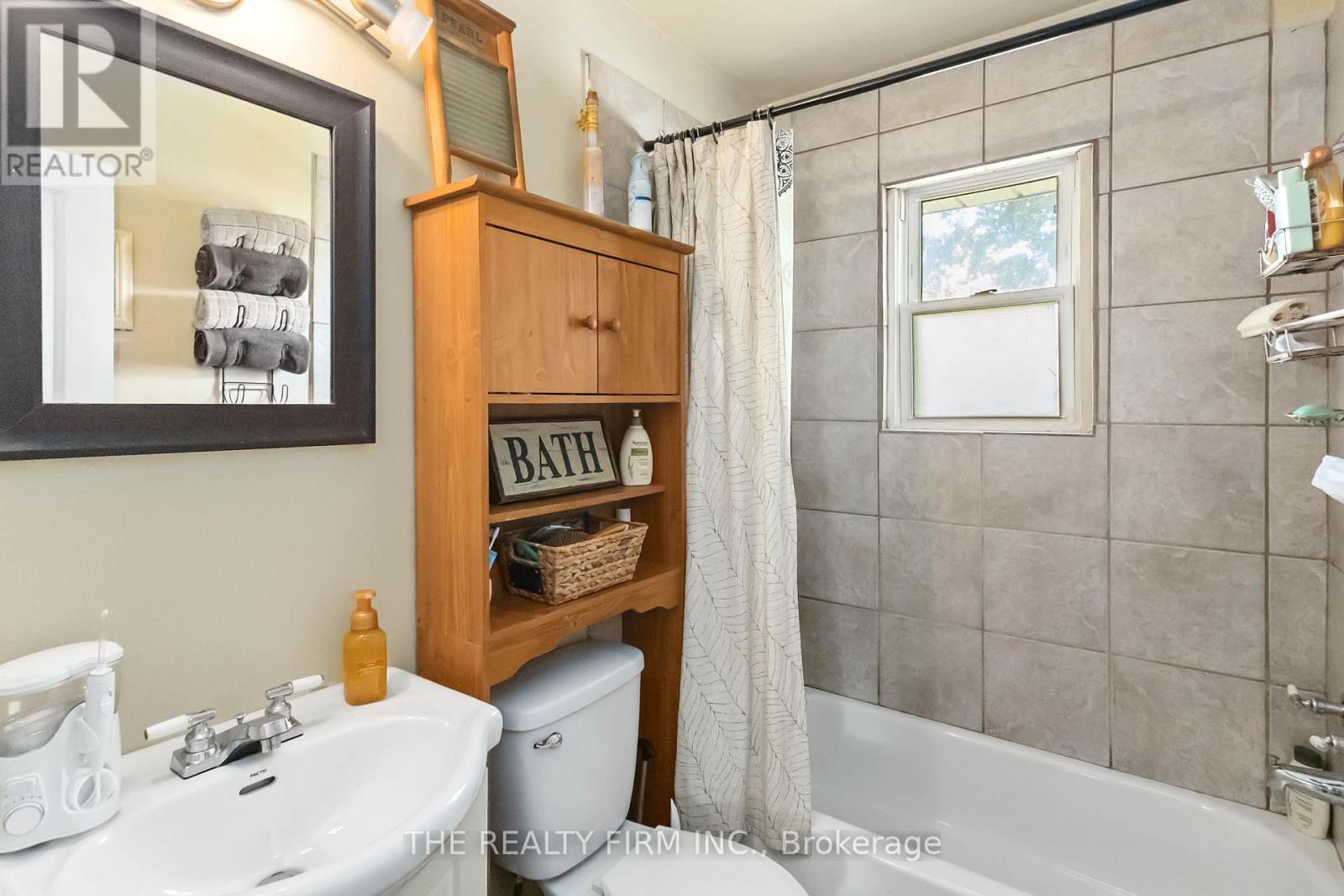 1919 Duluth Crescent, London East, Ontario  N5V 1H6 - Photo 32 - X12451404