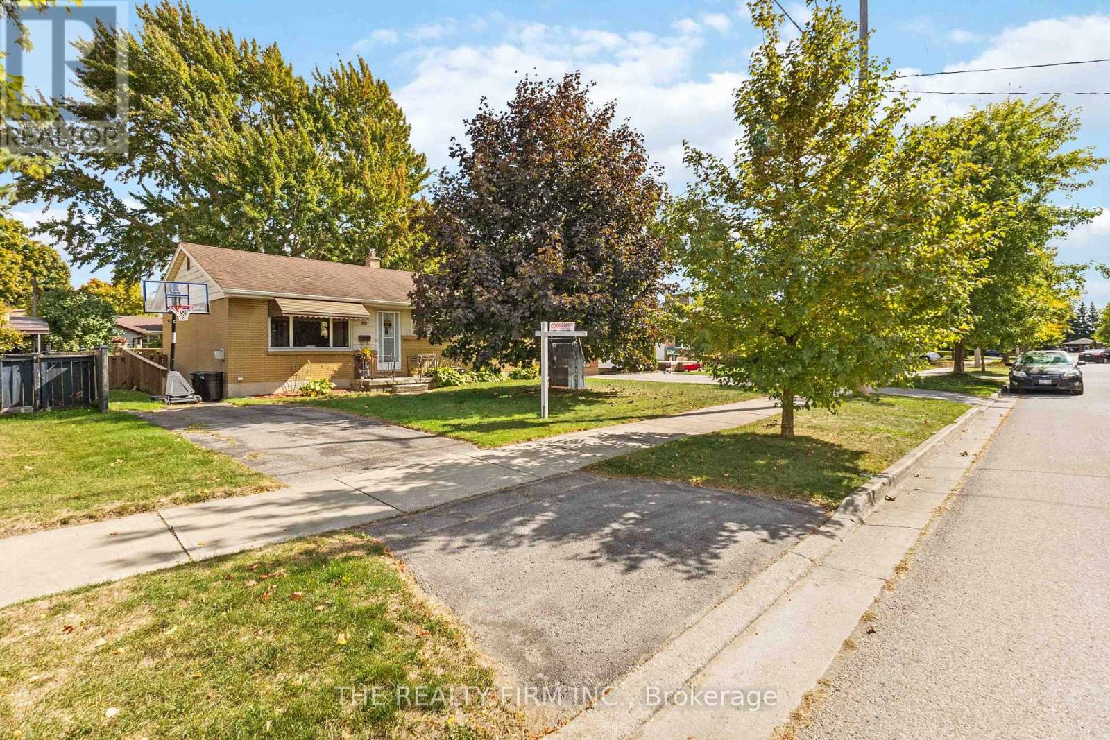 1919 Duluth Crescent, London East, Ontario  N5V 1H6 - Photo 4 - X12451404
