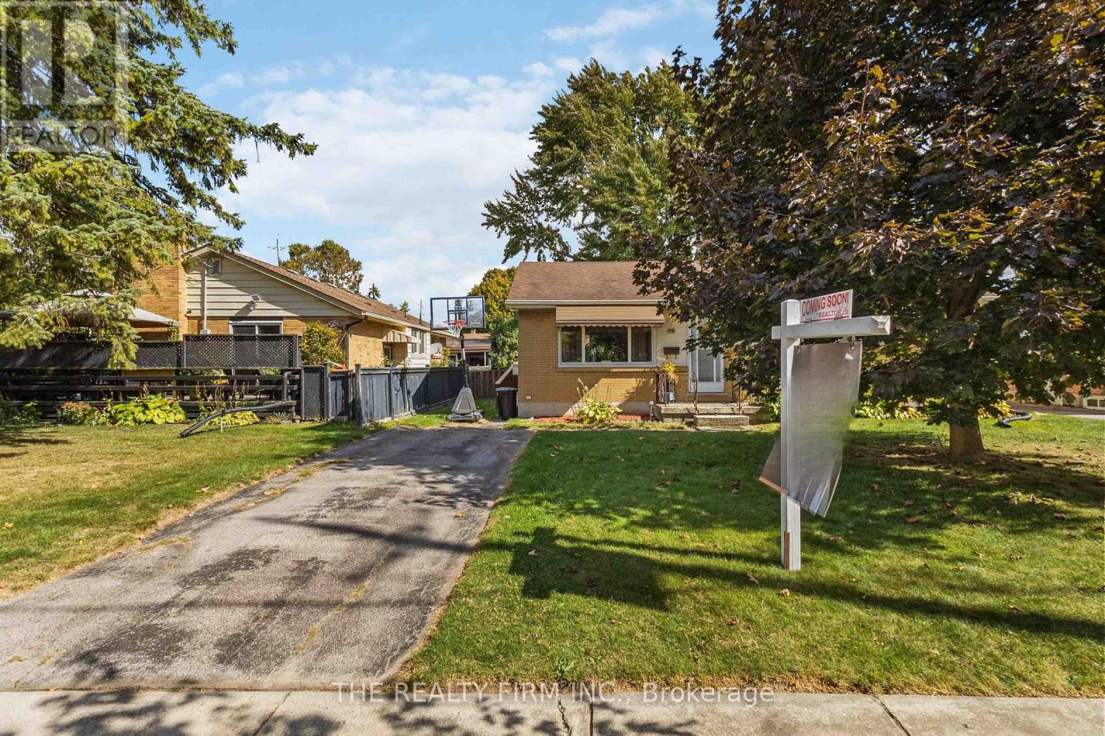 1919 Duluth Crescent, London East, Ontario  N5V 1H6 - Photo 5 - X12451404