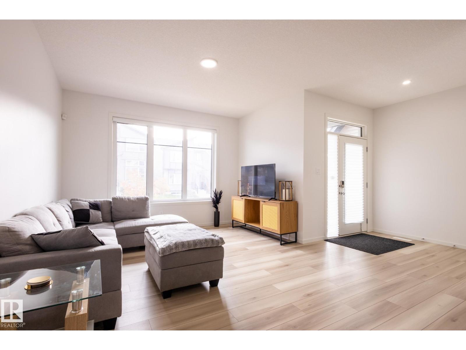 5016 Kinney Li Sw, Edmonton, Alberta  T6W 5G4 - Photo 2 - E4461282