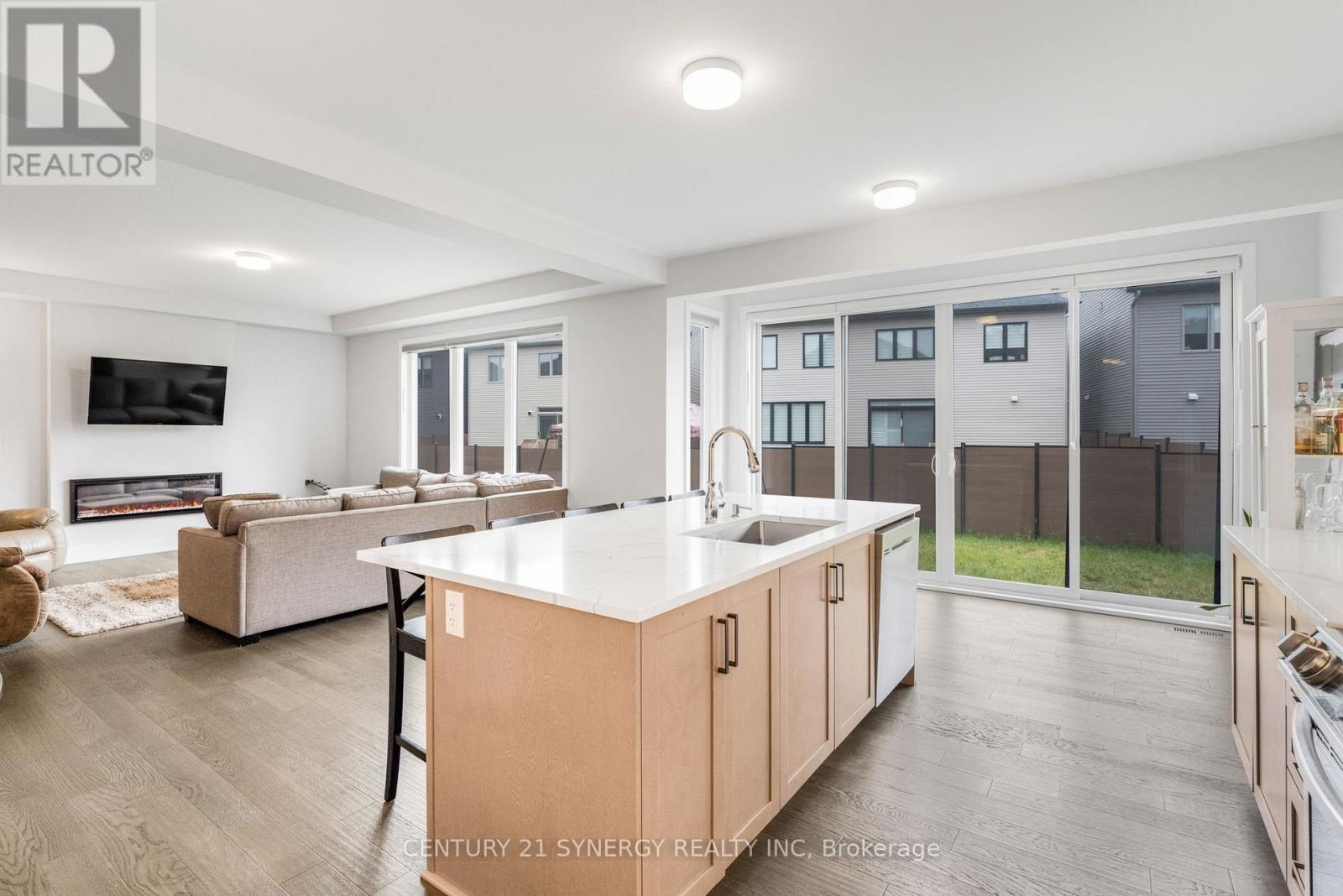 814 Crossgate Street, Ottawa, Ontario  K2J 7E3 - Photo 17 - X12451282
