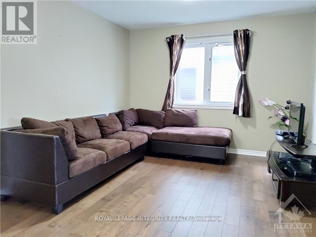 459 Celtic Ridge Crescent, Ottawa, Ontario  K2W 0B2 - Photo 11 - X12451361