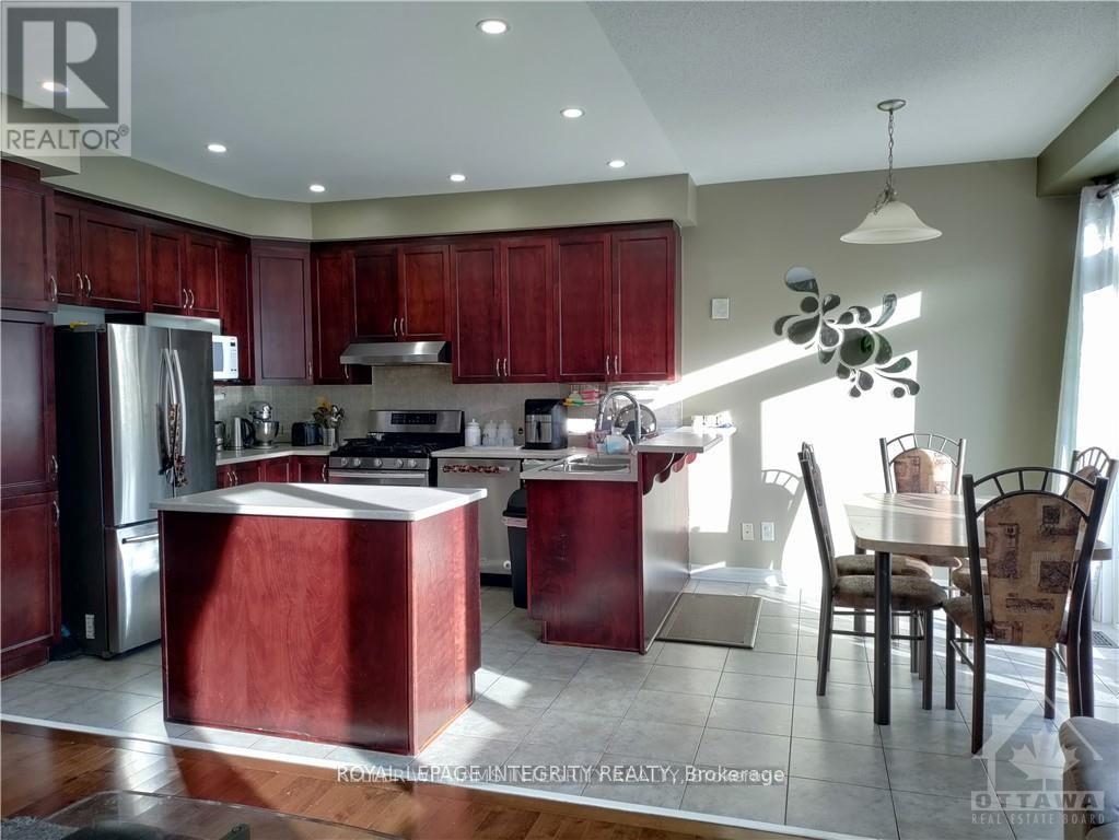 459 Celtic Ridge Crescent, Ottawa, Ontario  K2W 0B2 - Photo 7 - X12451361