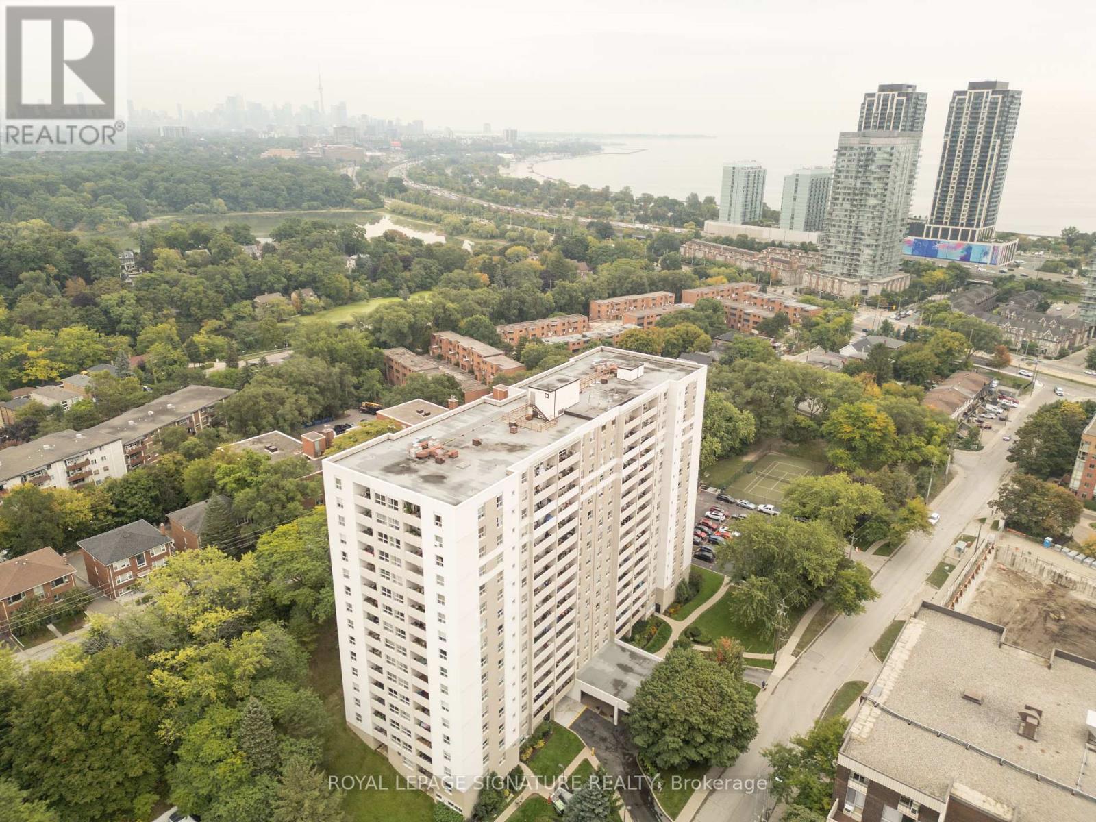 1611 - 45 Southport Street, Toronto, Ontario  M6S 3N5 - Photo 1 - W12451215