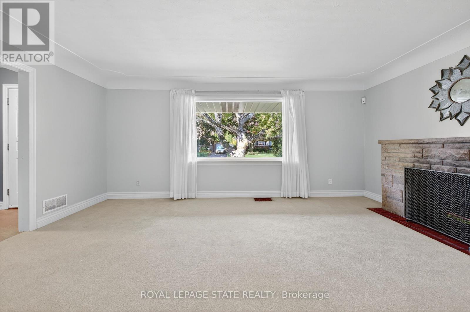 1040 Cedar Avenue, Burlington, Ontario  L7T 2S1 - Photo 15 - W12451219
