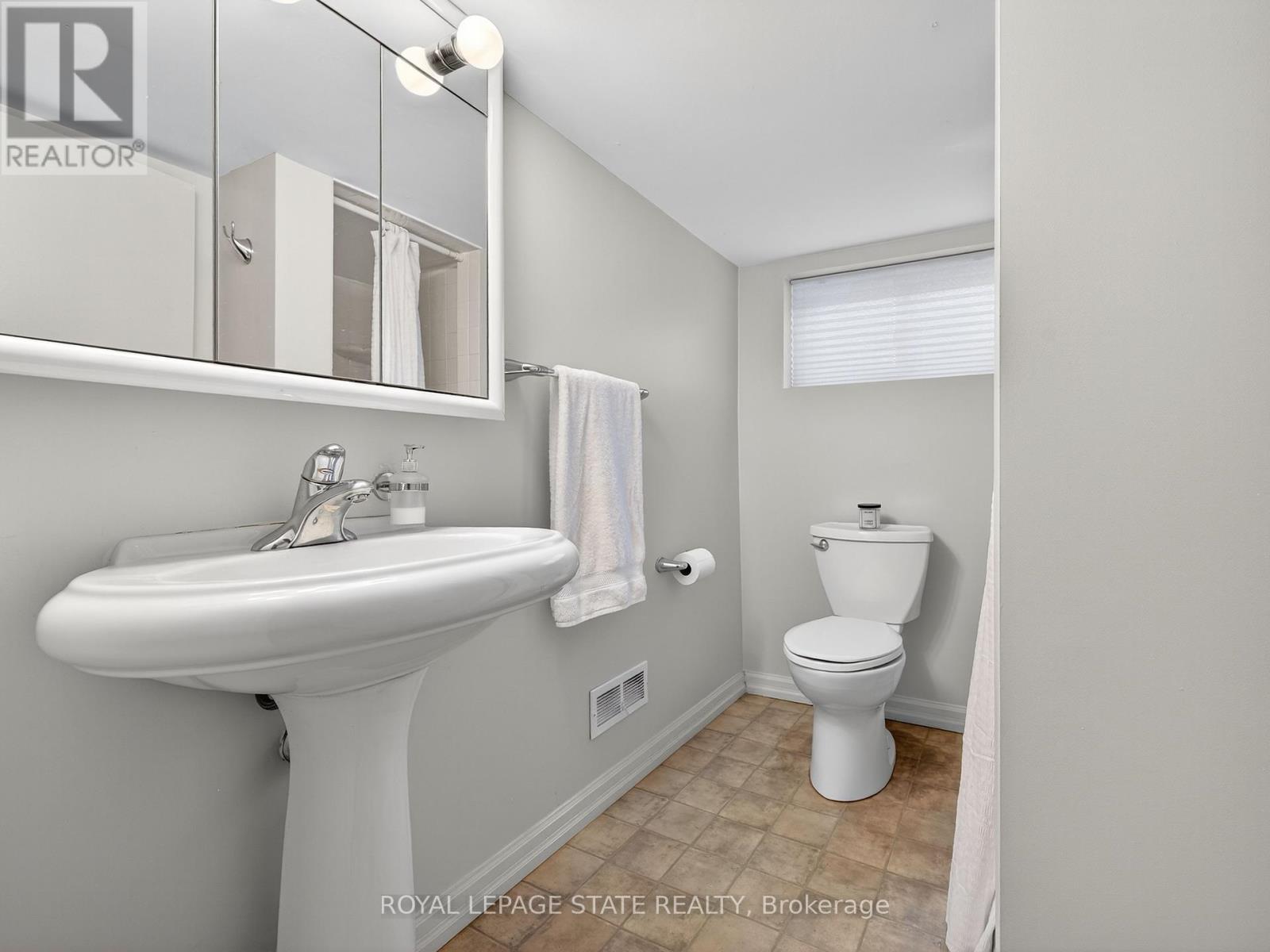 1040 Cedar Avenue, Burlington, Ontario  L7T 2S1 - Photo 29 - W12451219