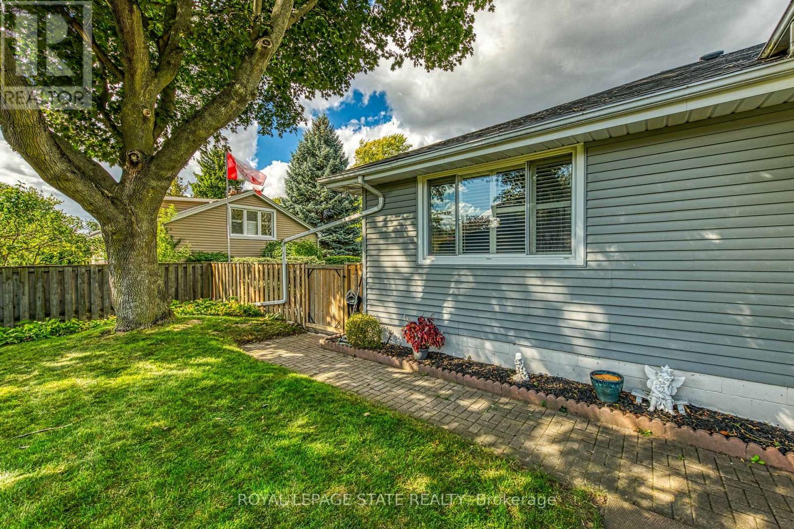 1040 Cedar Avenue, Burlington, Ontario  L7T 2S1 - Photo 35 - W12451219
