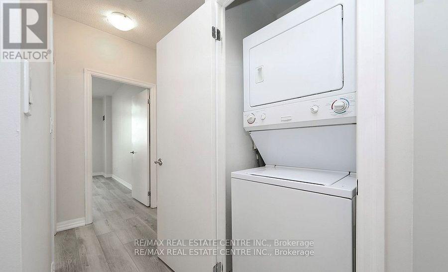 1901 - 1359 Rathburn Road E, Mississauga, Ontario  L4W 5P7 - Photo 18 - W12451237