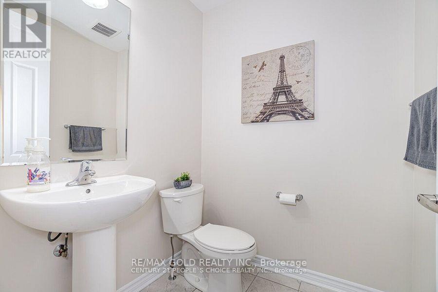 47 Stedford Crescent, Brampton, Ontario  L7A 4P5 - Photo 12 - W12451238