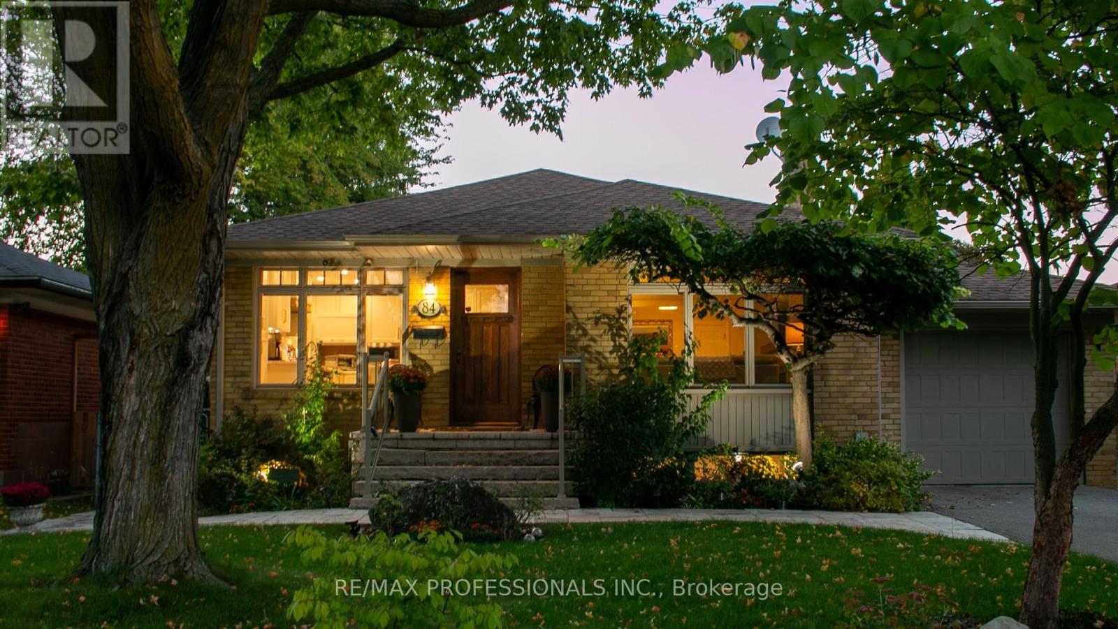 84 NORTH HEIGHTS ROAD, Toronto, Ontario