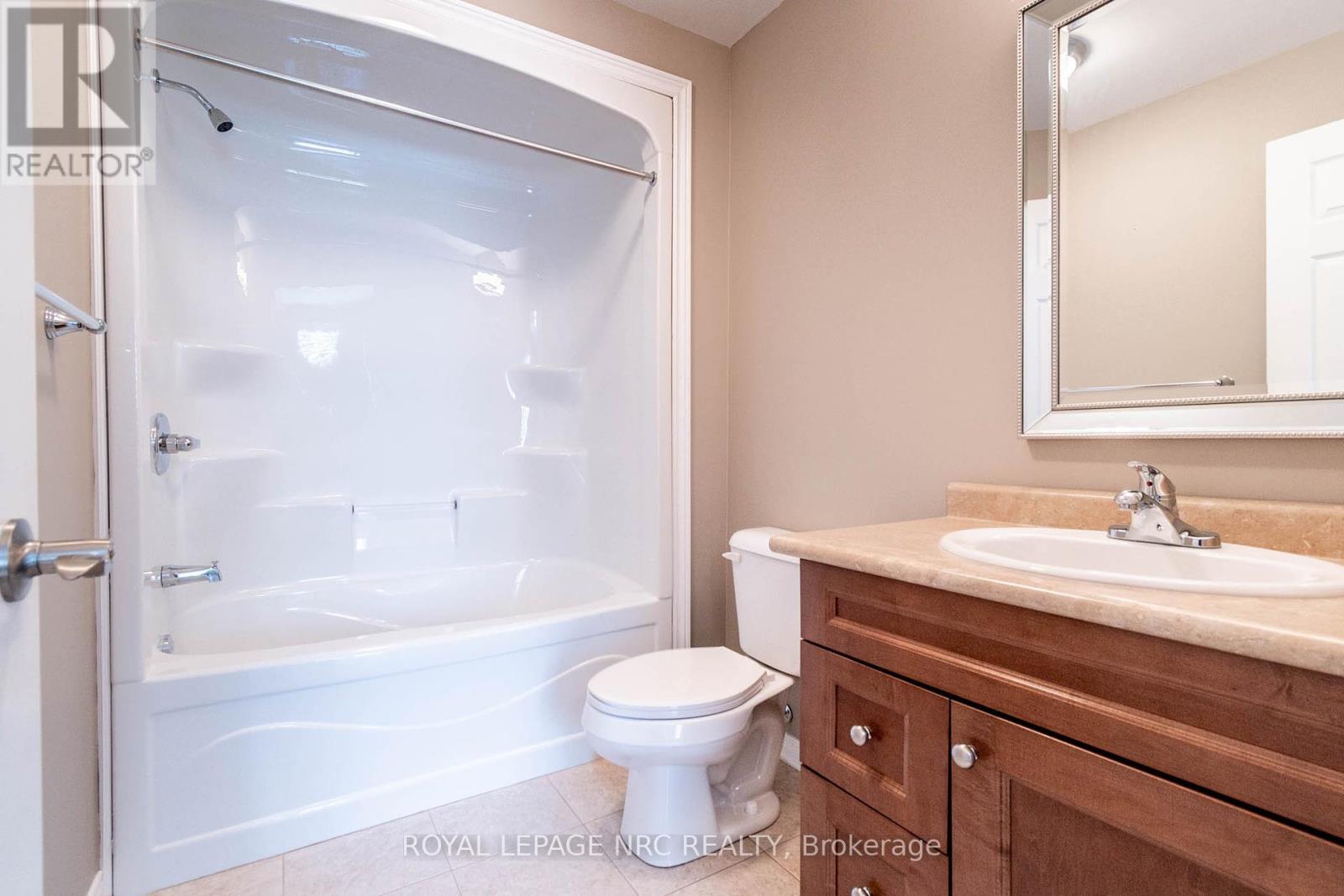 203 - 16 Sullivan Avenue, Thorold, Ontario  L2V 2Y2 - Photo 13 - X12451365