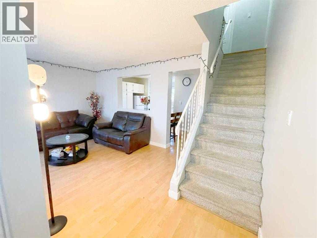 2038 7 Avenue N, Lethbridge, Alberta  T1H 4Z1 - Photo 2 - A2259000