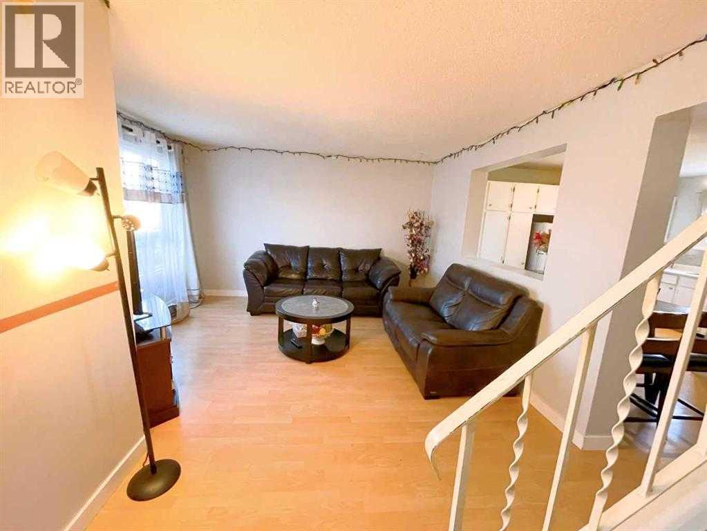 2038 7 Avenue N, Lethbridge, Alberta  T1H 4Z1 - Photo 3 - A2259000