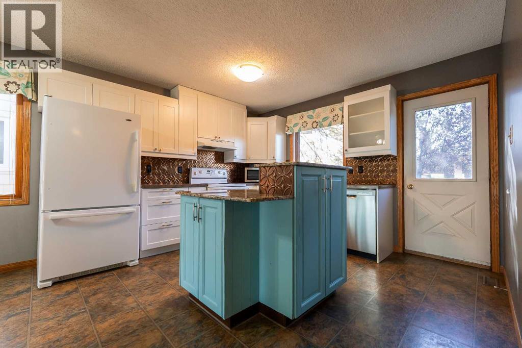 897 Red Crow Boulevard W, Lethbridge, Alberta  T1K 5P5 - Photo 7 - A2260966