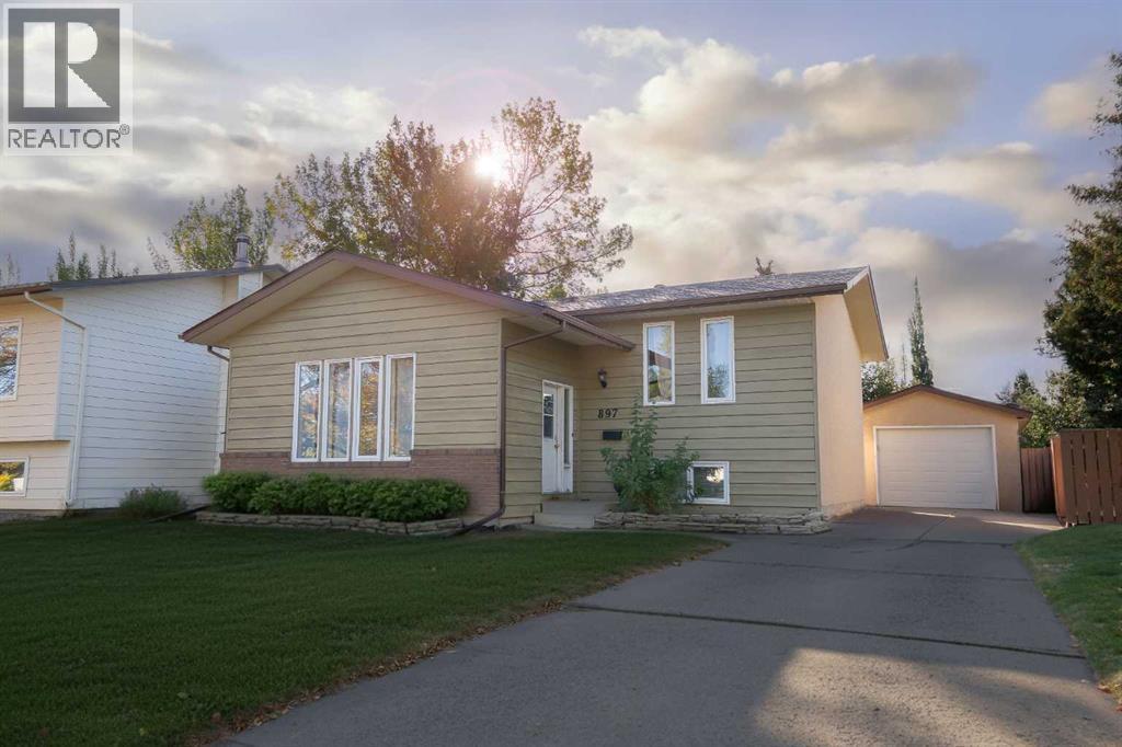 897 Red Crow Boulevard W, Lethbridge, Alberta  T1K 5P5 - Photo 1 - A2260966