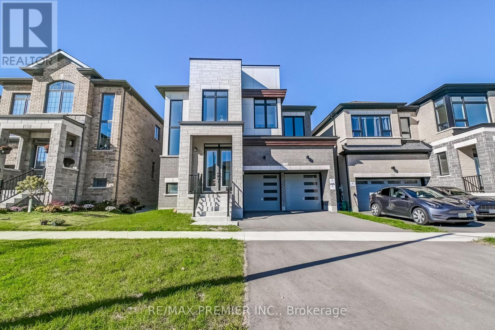 222 Mckean Drive, Whitchurch-Stouffville, Ontario  L4A 5C2 - Photo 2 - N12197157