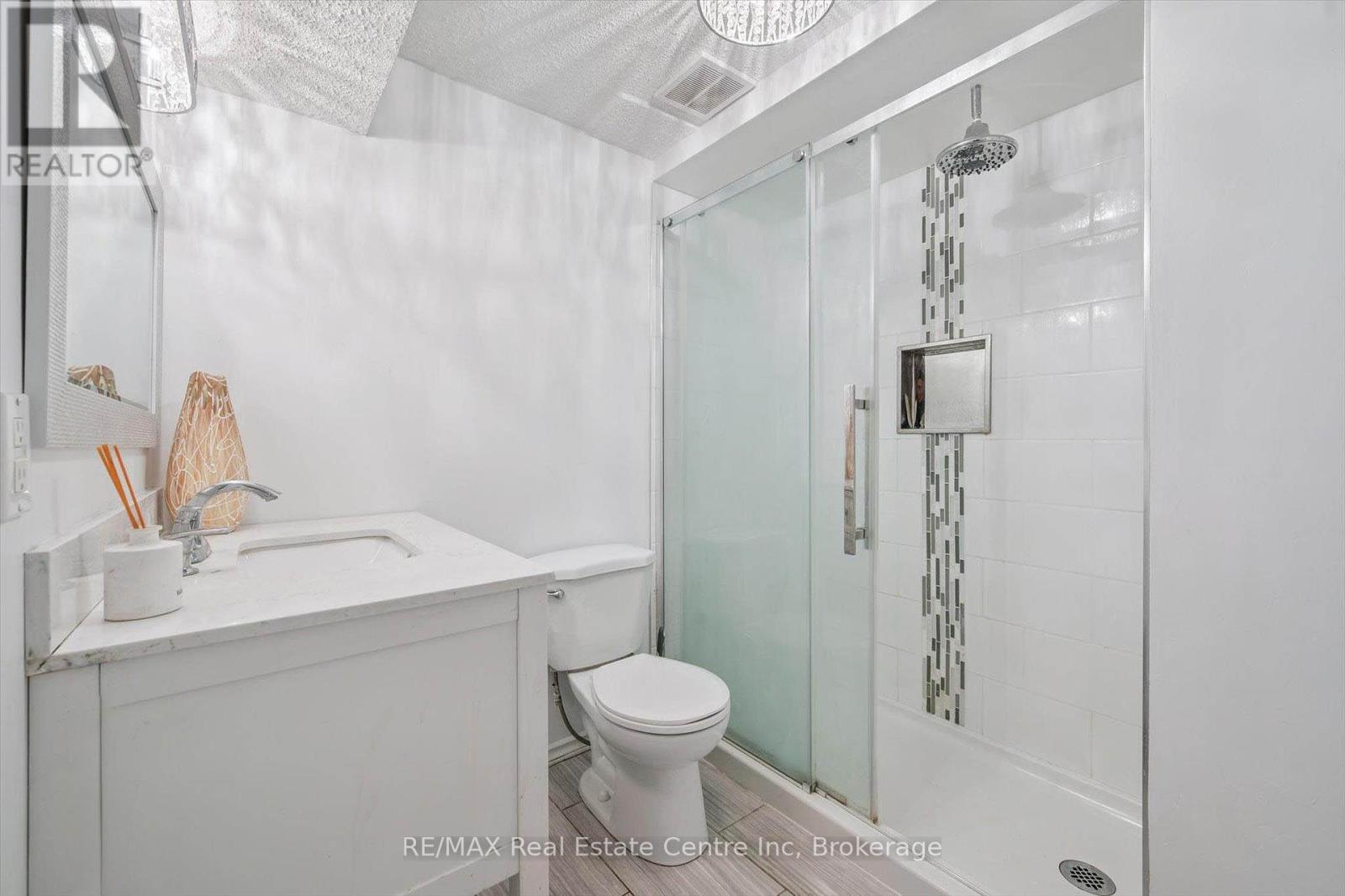 15 Avra Court, Guelph, Ontario  N1H 7B2 - Photo 14 - X12451301