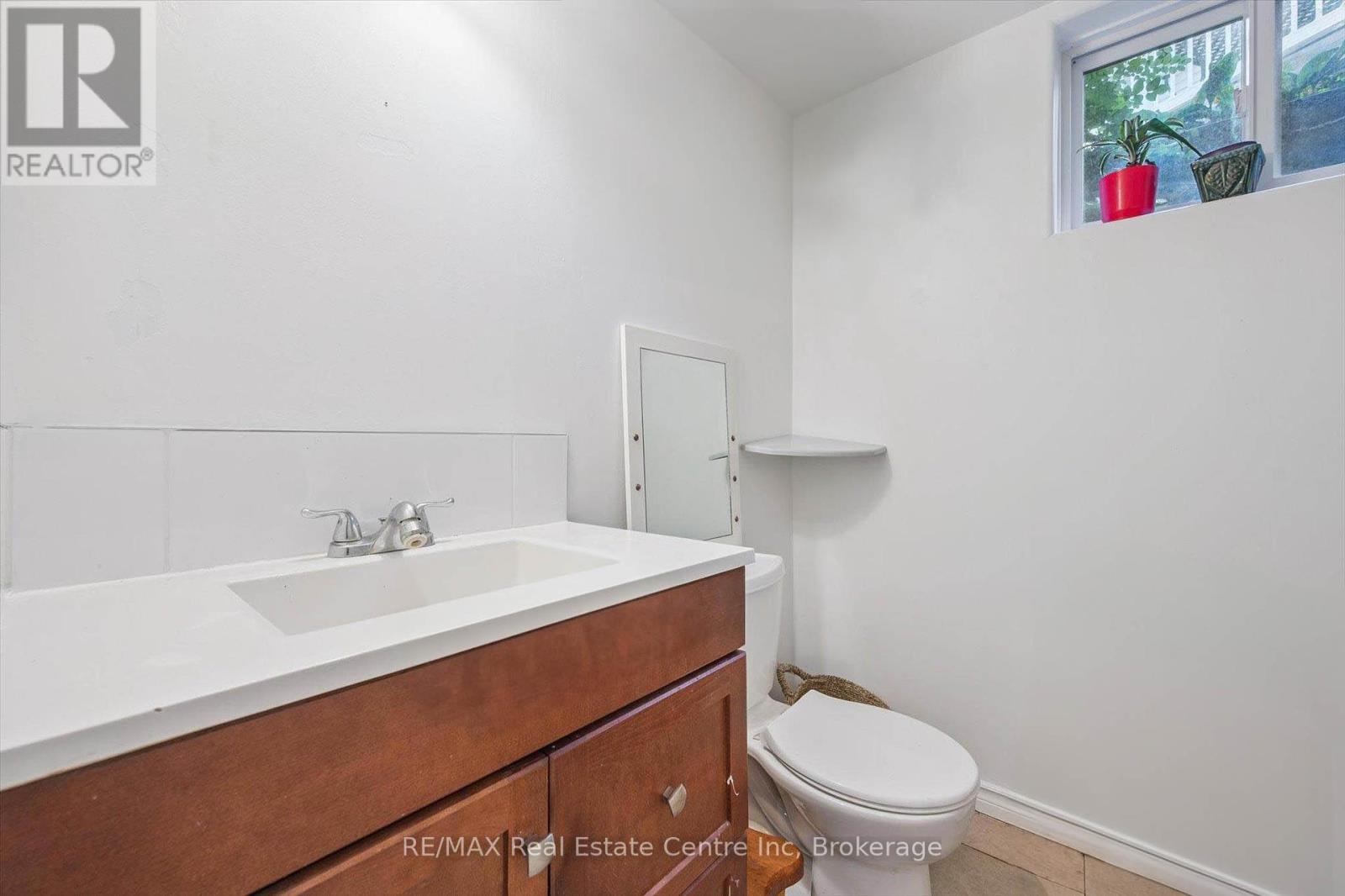 15 Avra Court, Guelph, Ontario  N1H 7B2 - Photo 17 - X12451301