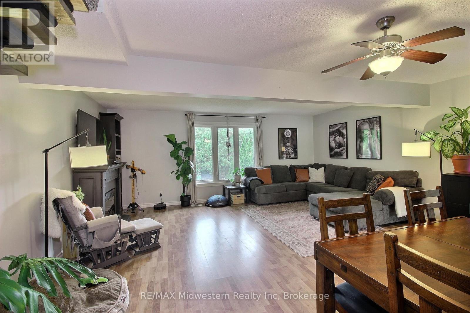 755 York Avenue N, North Perth, Ontario  N4W 2Y4 - Photo 5 - X12451392