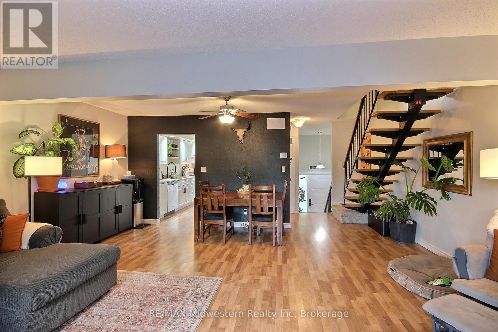 755 York Avenue N, North Perth, Ontario  N4W 2Y4 - Photo 6 - X12451392