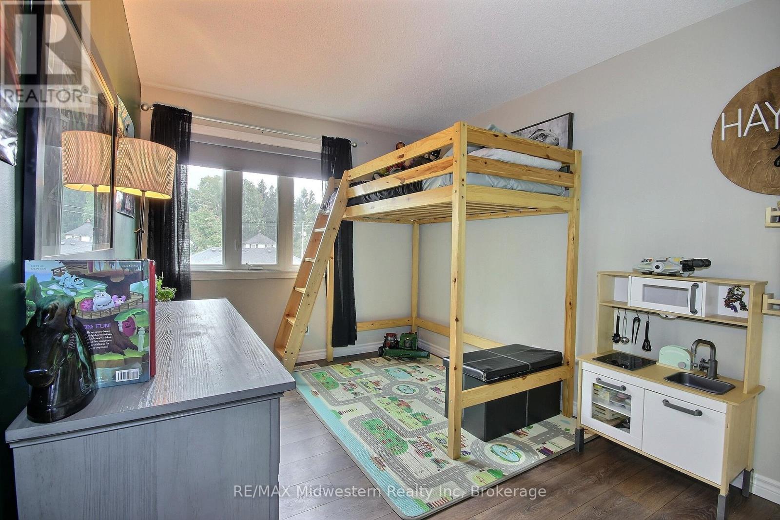 755 York Avenue N, North Perth, Ontario  N4W 2Y4 - Photo 9 - X12451392