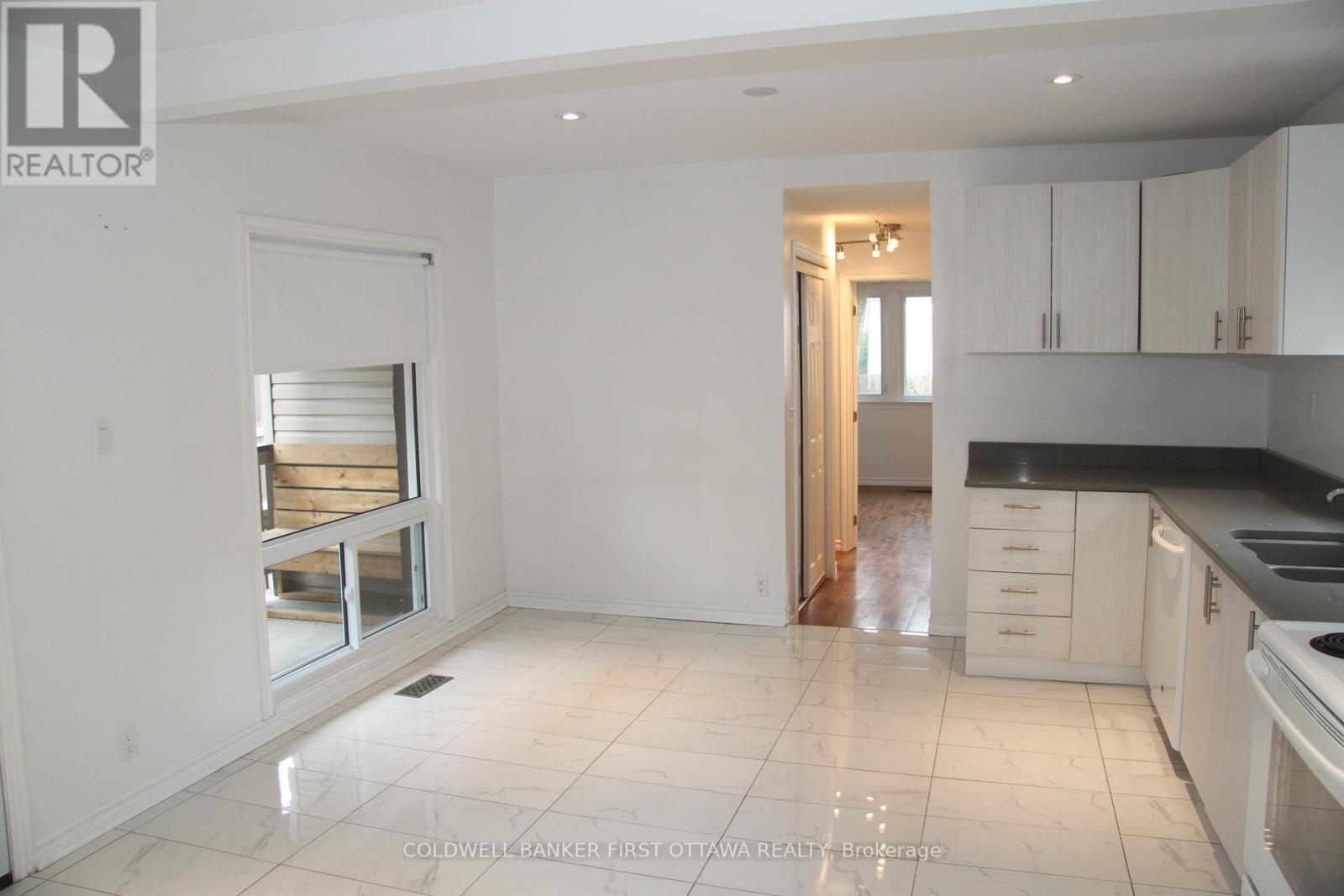 1 - 511 Cooper Street E, Ottawa, Ontario  K1R 5J1 - Photo 11 - X12431450