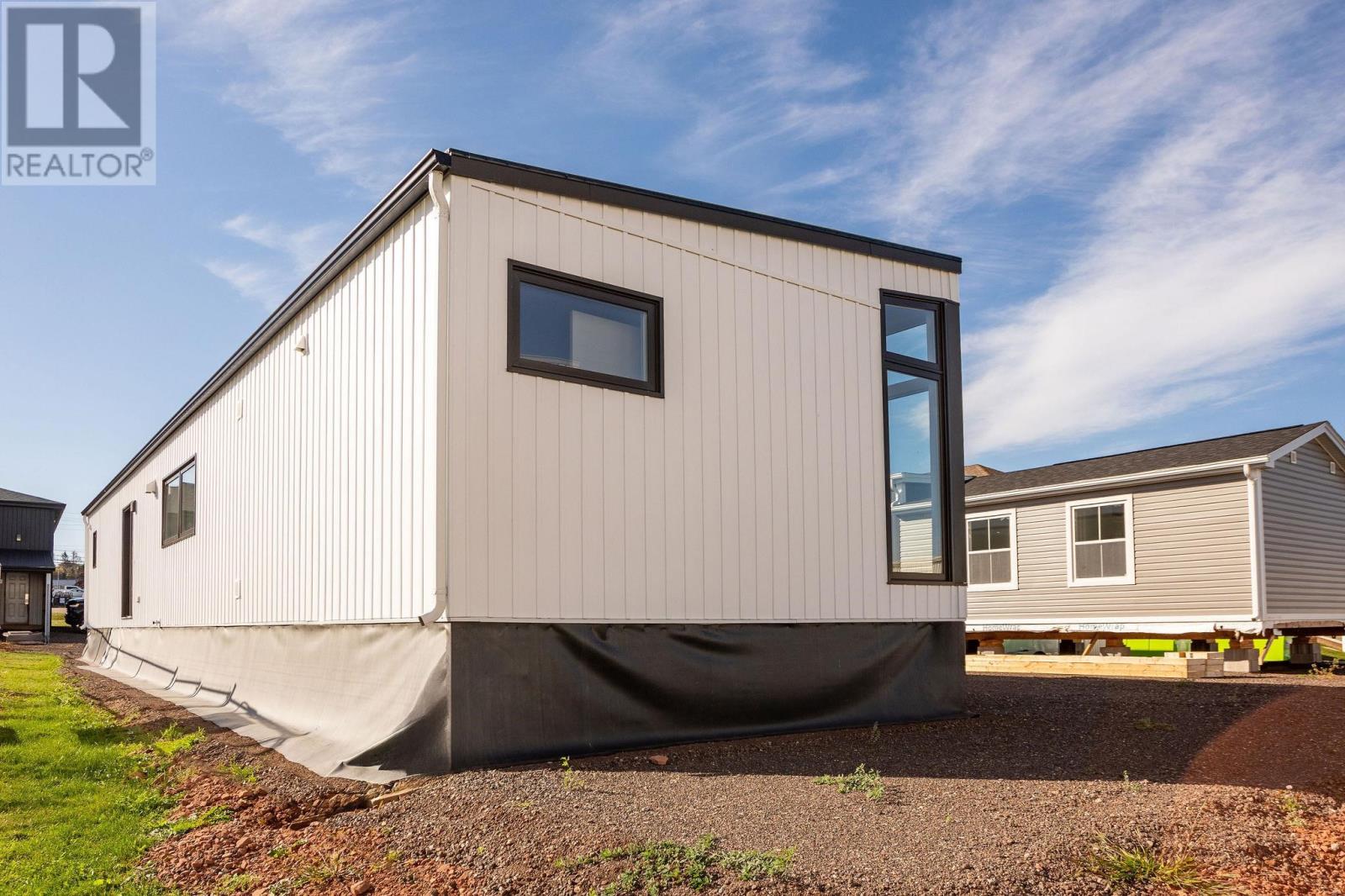 17 Myrtle Street, Stratford, Prince Edward Island  C1B 1P4 - Photo 6 - 202525407