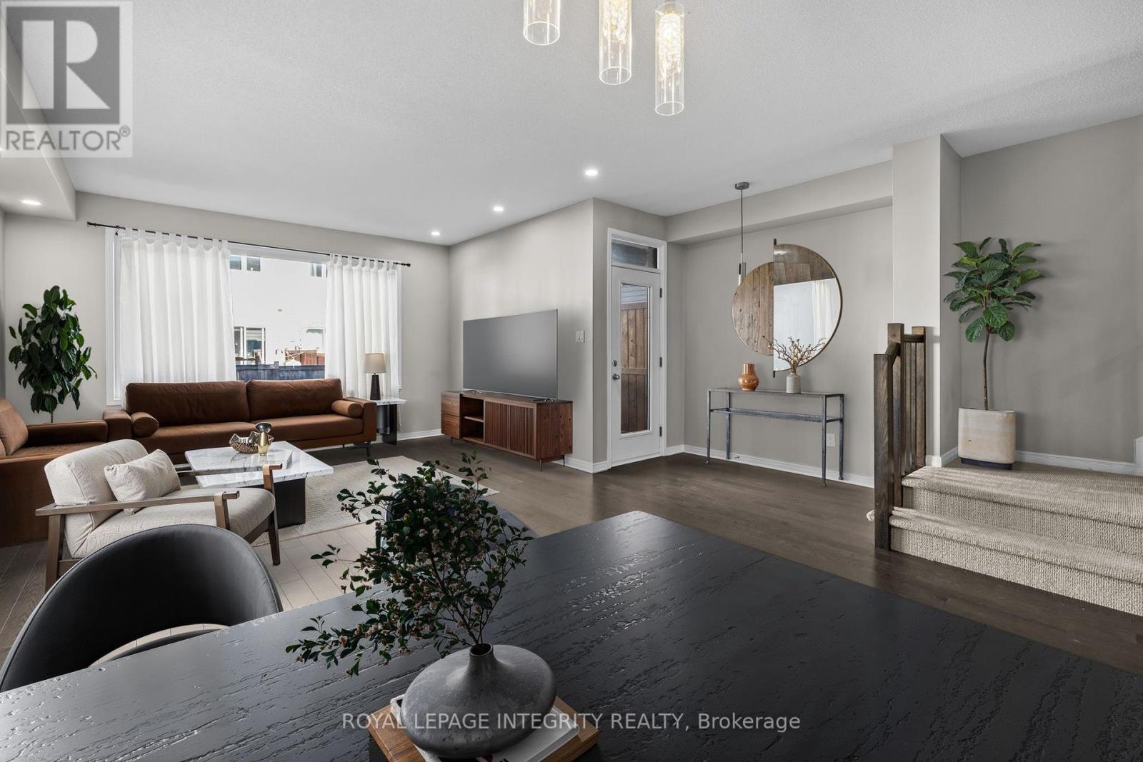 14 Hackney Private, Ottawa, Ontario  K2V 0K8 - Photo 4 - X12450135