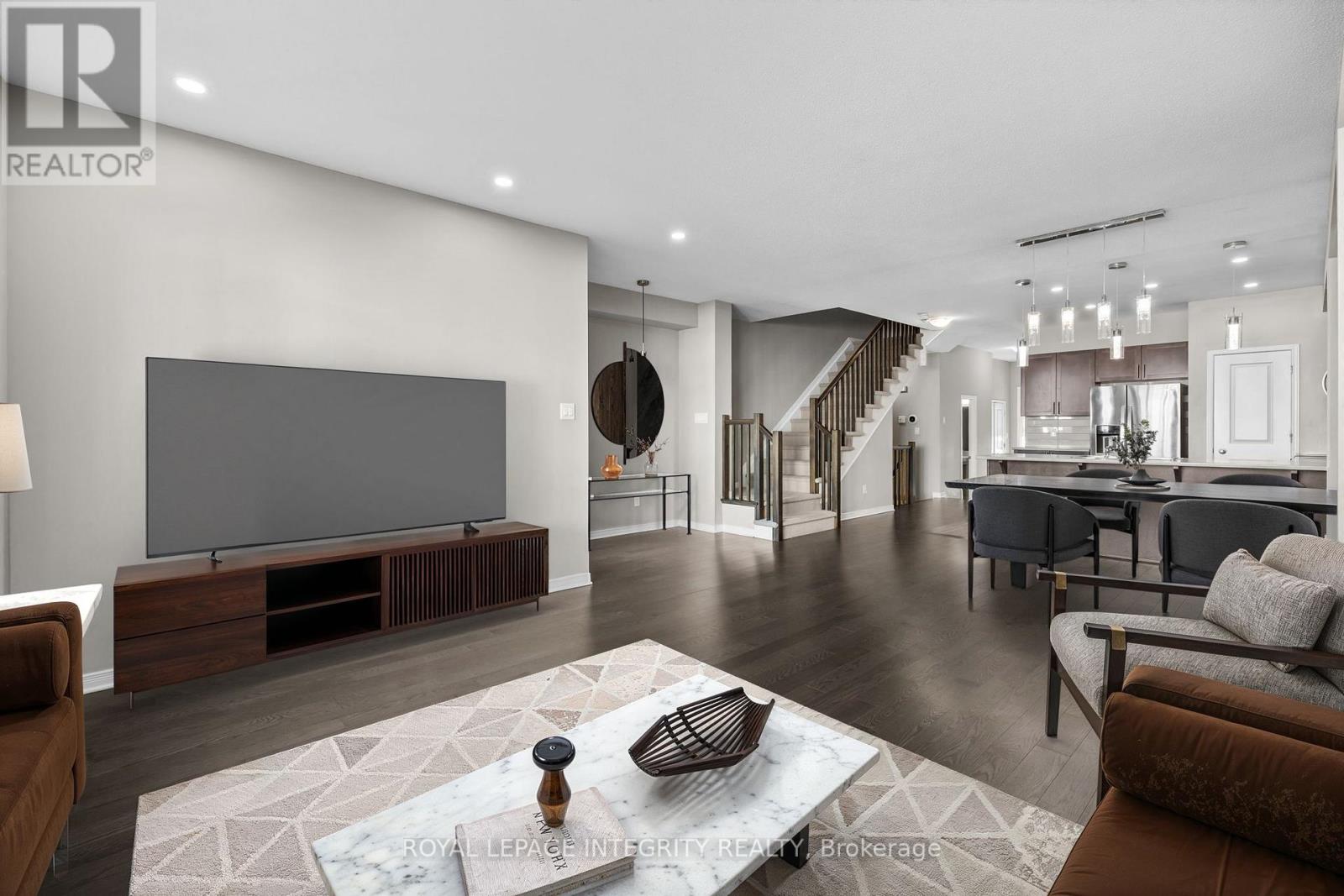 14 Hackney Private, Ottawa, Ontario  K2V 0K8 - Photo 5 - X12450135