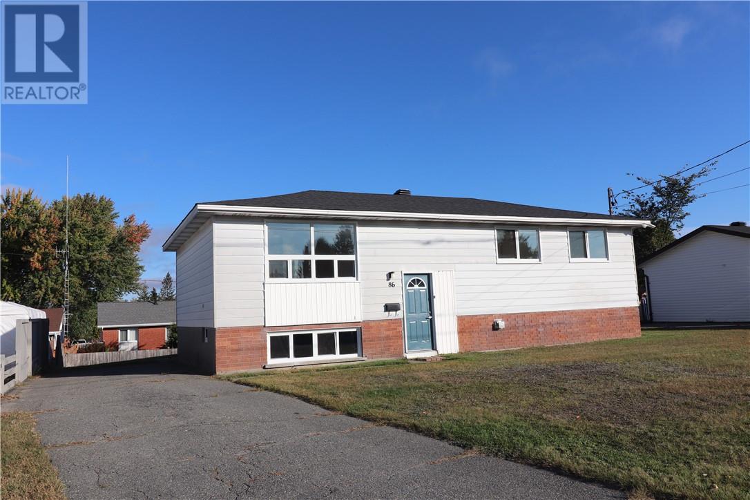 86 Maplewood Crescent, Garson, Ontario  P3L 1G9 - Photo 4 - 2125096