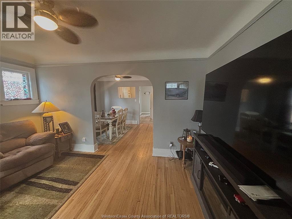 2322 Byng, Windsor, Ontario  N8W 3E5 - Photo 3 - 25025645