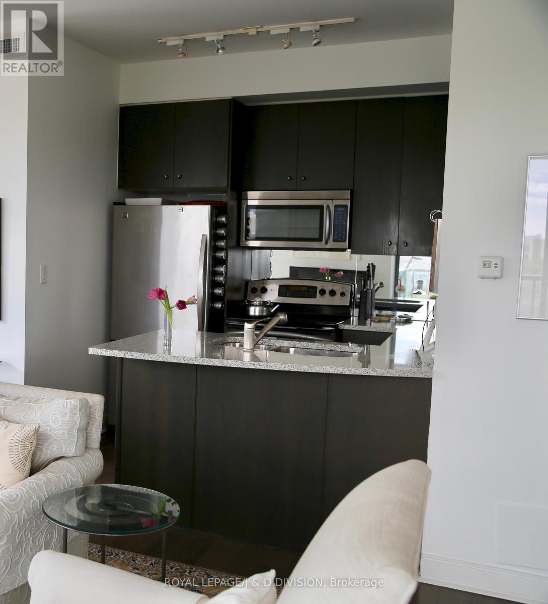 2202 - 18 Yorkville Avenue, Toronto (Annex), Ontario  M4W 3Y8 - Photo 4 - C12451289