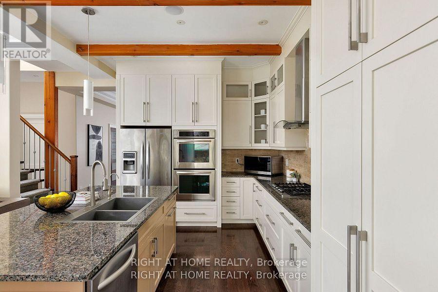 8 Rutherglen Road, Toronto (Leaside), Ontario  M4G 1L6 - Photo 24 - C12451371