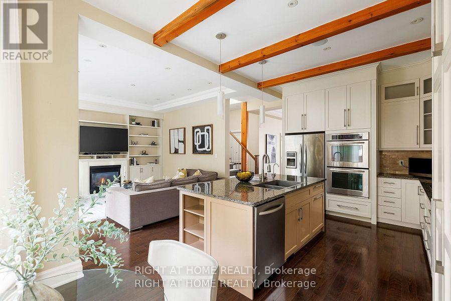 8 Rutherglen Road, Toronto (Leaside), Ontario  M4G 1L6 - Photo 25 - C12451371