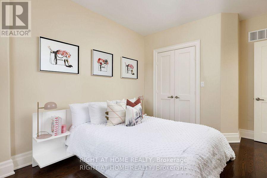 8 Rutherglen Road, Toronto (Leaside), Ontario  M4G 1L6 - Photo 40 - C12451371