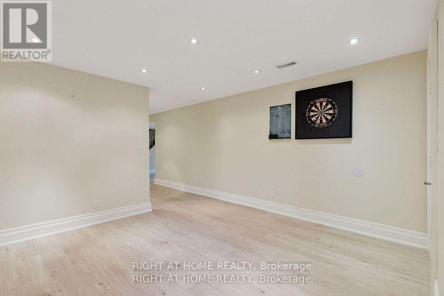 8 Rutherglen Road, Toronto (Leaside), Ontario  M4G 1L6 - Photo 45 - C12451371